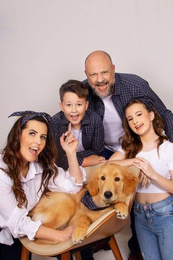 Retrato de Família by Morgana Festugato