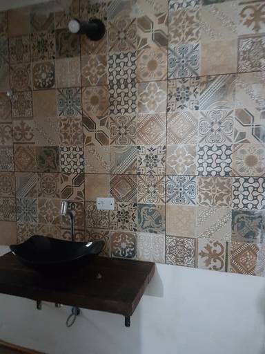 Construção de um estudio, com instalação de banheiro, instalação de cozinha americana, acabamento em piso cimento polido, tijolo à vista, madeira de demolição, instalação elétrica e hidráulica.
B. Mooca - São Paulo SP