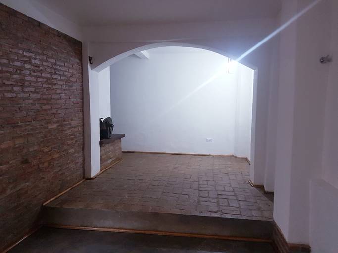 Construção de um estudio, com instalação de banheiro, instalação de cozinha americana, acabamento em piso cimento polido, tijolo à vista, madeira de demolição, instalação elétrica e hidráulica.
B. Mooca - São Paulo SP