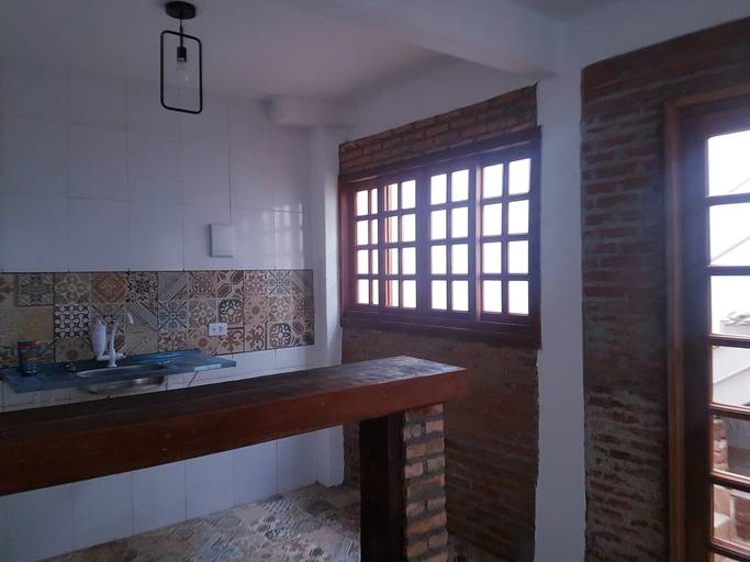 Construção de um estudio, com instalação de banheiro, instalação de cozinha americana, acabamento em piso cimento polido, tijolo à vista, madeira de demolição, instalação elétrica e hidráulica.
B. Mooca - São Paulo SP