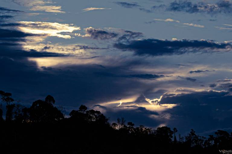 Deus do rock com direito a um raio