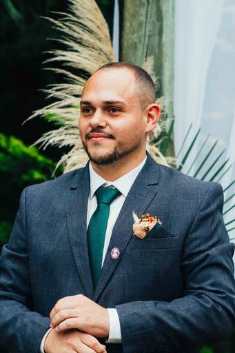 Noivo esperando a noiva