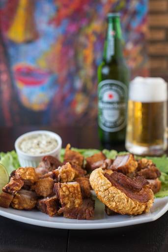 Porção de torresmo,  Artistas Burger