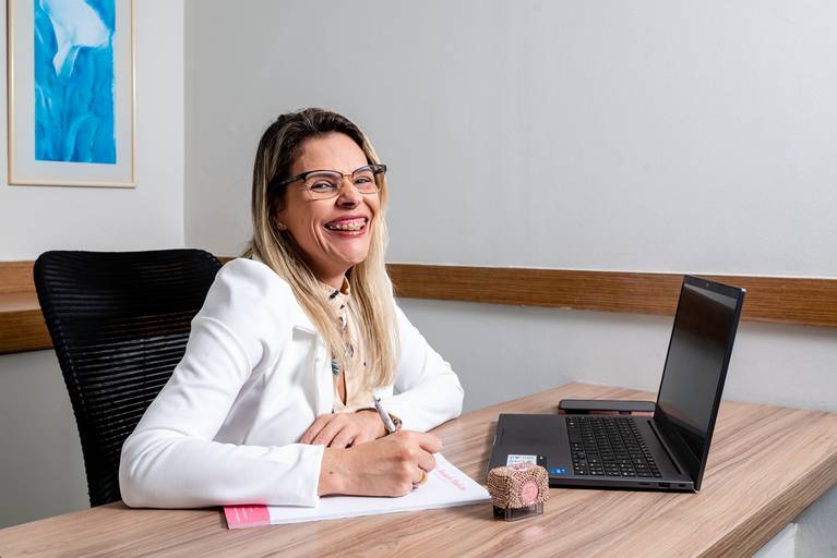 Fotografia RJ - Ensaio fotográfico de consultório e retratos médicos na Barra da Tijuca. Retratos de Jaque Salles fotografia