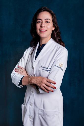 Fotografia RJ - Ensaio fotográfico profissional para mídias sociais, site e Instagram. Retratos dos médicos e fotografia consultório médico de cirurgia plástica na Barra da Tijuca. Fotos da fotógrafa Jaque Salles fotografia.