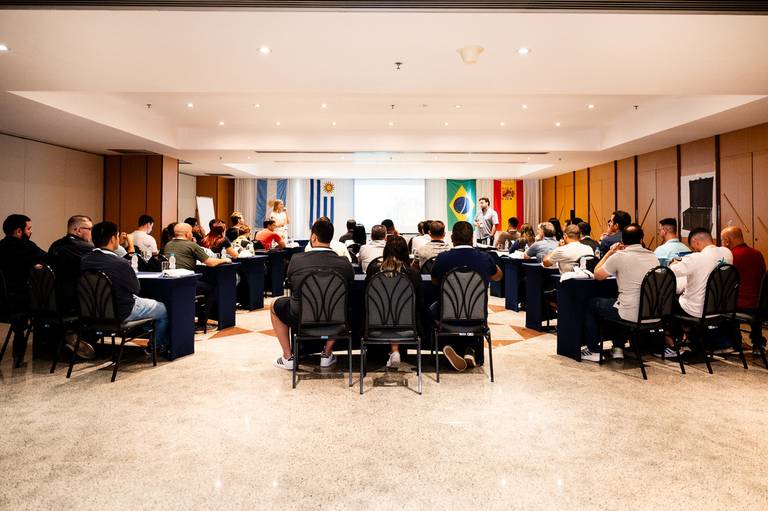 Fotografia de evento corporativo Wezen no Rio de Janeiro. Congresso no Hotel Windsor da Barra da Tijuca. Fotos corporativas de Jaque Salles Fotografia.