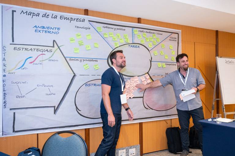 Fotografia de evento corporativo Wezen no Rio de Janeiro. Congresso no Hotel Windsor da Barra da Tijuca. Fotos corporativas de Jaque Salles Fotografia.