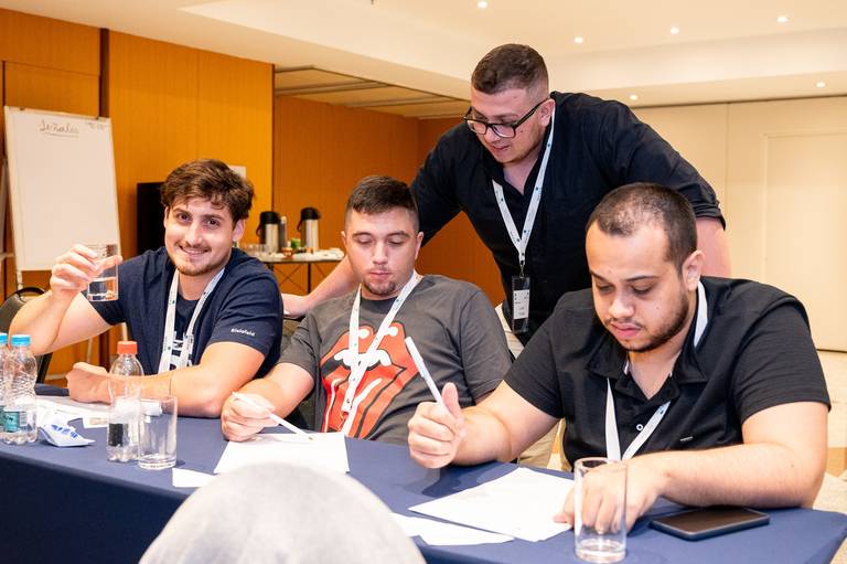 Fotografia de evento corporativo Wezen no Rio de Janeiro. Congresso no Hotel Windsor da Barra da Tijuca. Fotos corporativas de Jaque Salles Fotografia.