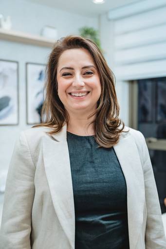 Fotografia RJ. Ensaio fotográfico corporativo para mídias sociais, site, linkedin e instagram. Fotos consultório médico na Barra da Tijuca, retratos profissionais feitos pela fotógrafa Jaque Salles.

