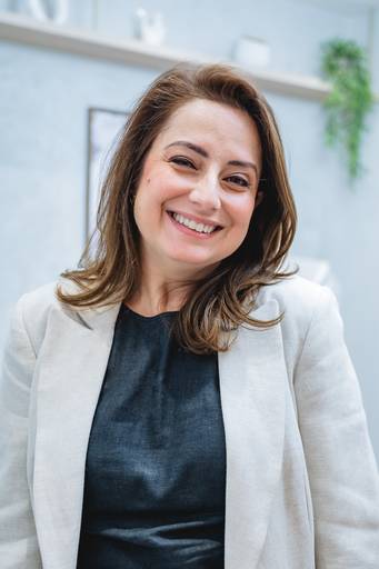 Fotografia RJ. Ensaio fotográfico corporativo para mídias sociais, site, linkedin e instagram. Fotos consultório médico na Barra da Tijuca, retratos profissionais feitos pela fotógrafa Jaque Salles.

