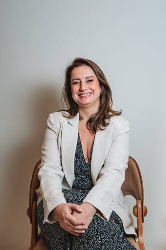 Fotografia RJ. Ensaio fotográfico corporativo para mídias sociais, site, linkedin e instagram. Fotos consultório médico na Barra da Tijuca, retratos profissionais feitos pela fotógrafa Jaque Salles.

