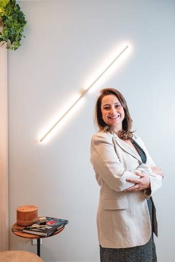 Fotografia RJ. Ensaio fotográfico corporativo para mídias sociais, site, linkedin e instagram. Fotos consultório médico na Barra da Tijuca, retratos profissionais feitos pela fotógrafa Jaque Salles.

