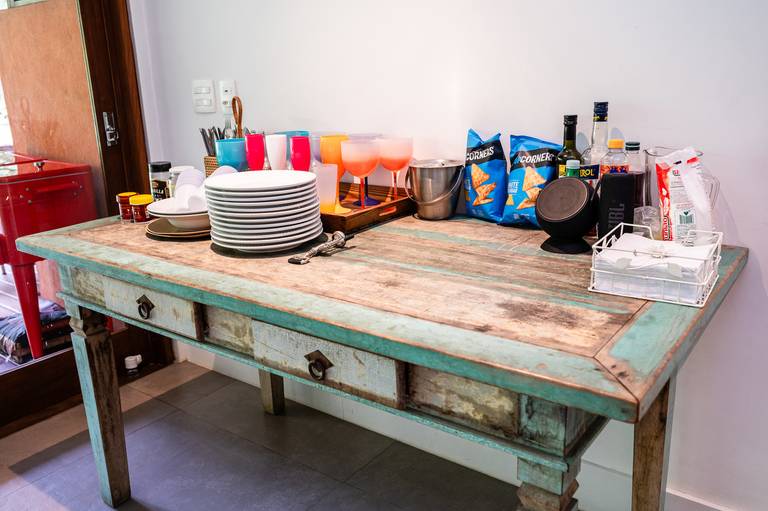 Fotografia de imóveis Airbnb Casa 10. Casa para temporada na Praia da Joatinga, Barra da Tijuca RJ. Imagens da fotógrafa Jaque Salles.