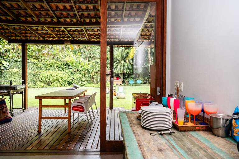 Fotografia de imóveis Airbnb Casa 10. Casa para temporada na Praia da Joatinga, Barra da Tijuca RJ. Imagens da fotógrafa Jaque Salles.