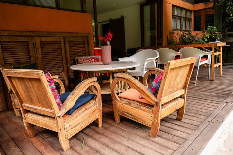 Fotografia de imóveis Airbnb Casa 10. Casa para temporada na Praia da Joatinga, Barra da Tijuca RJ. Imagens da fotógrafa Jaque Salles.