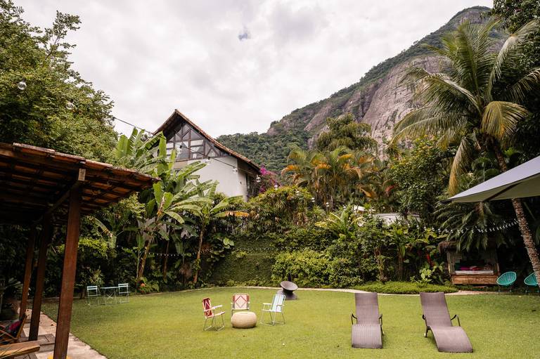 Fotografia de imóveis Airbnb Casa 10. Casa para temporada na Praia da Joatinga, Barra da Tijuca RJ. Imagens da fotógrafa Jaque Salles.