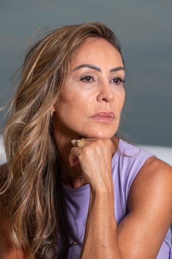 Zuk, estúdio de fotografia na Barra da Tijuca, Rio de Janeiro. Ensaios fotográficos  para marca pessoal, retratos profissionais para LinkedIn, retratos corporativos e lifestyle. otografia de beleza para noivas e 15 anos, bridal session em estúdio.