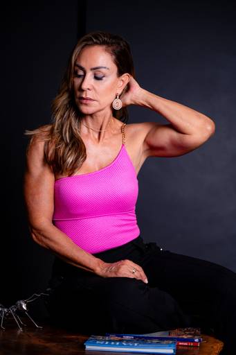 Zuk, estúdio de fotografia na Barra da Tijuca, Rio de Janeiro. Ensaios fotográficos  para marca pessoal, retratos profissionais para LinkedIn, retratos corporativos e lifestyle. otografia de beleza para noivas e 15 anos, bridal session em estúdio.