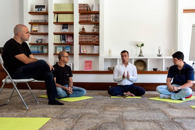 Fotografia profissional de ambiente realizada no centro de meditação e redução do estresse midfulneess sede Rio de Janeiro