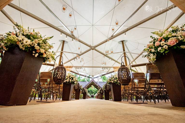 Fotografia de Ambiente e Decoração. Casamento de Dia, Decoração Floral no Lajedo - RJ. Fotografia da Fotógrafa de Casamento, Eventos e Família -Jaque Salles