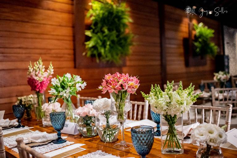 Fotografia de Ambiente e Decoração. Casamento de Dia, Decoração Floral no Lajedo - RJ. Fotografia da Fotógrafa de Casamento, Eventos e Família -Jaque Salles