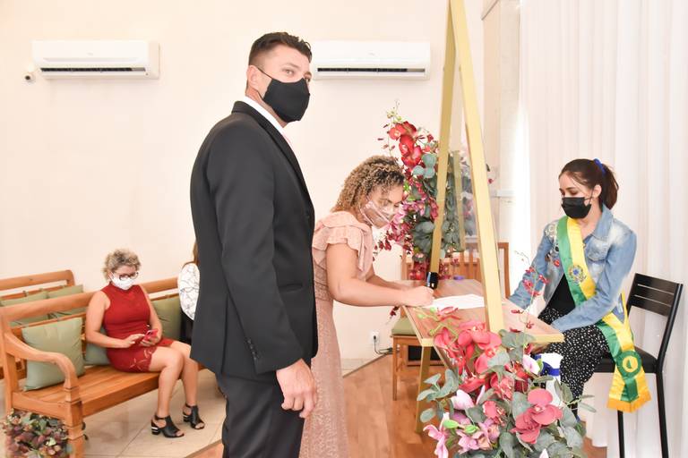 Hora da assinatura cartório colorado 