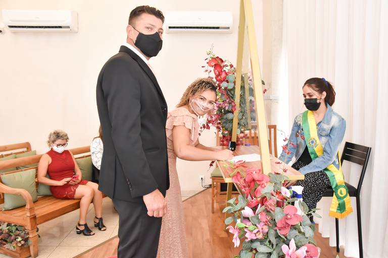 Hora da assinatura cartório colorado 