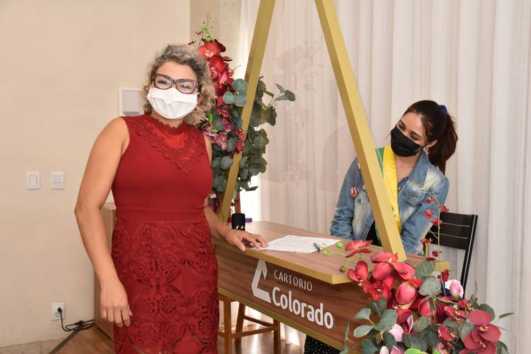 Hora da assinatura cartório colorado 