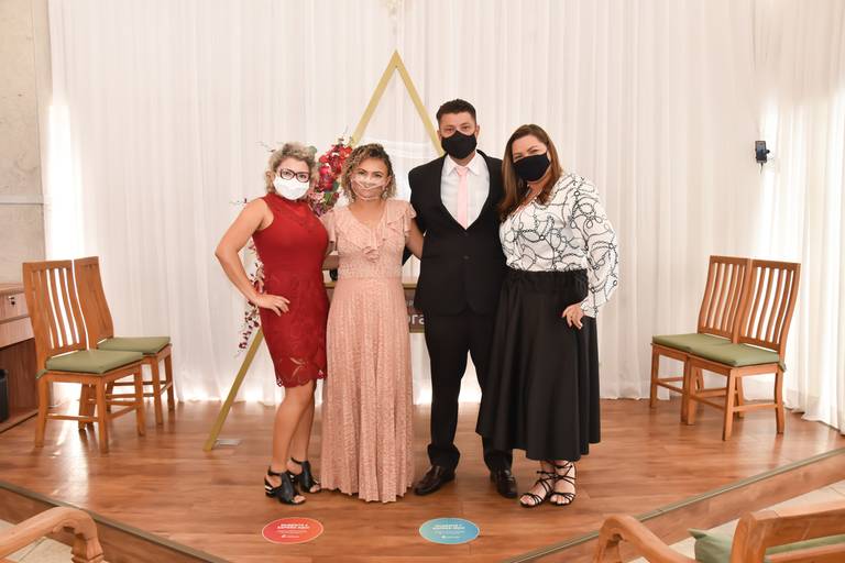 Fotos na sala especial de casamento Cartório Colorado