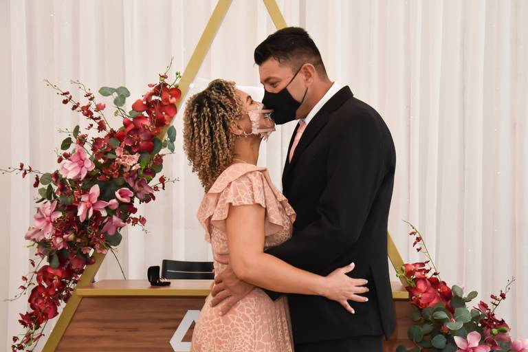 Fotos na sala especial de casamento Cartório Colorado