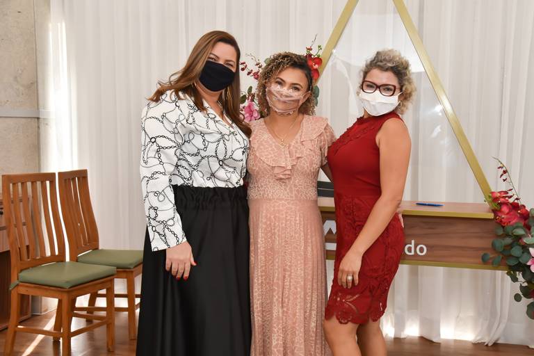 Fotos na sala especial de casamento Cartório Colorado