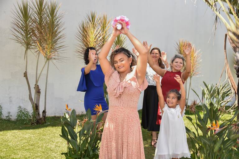 street wedding no jardim que fica no fundo do cartório Colorado