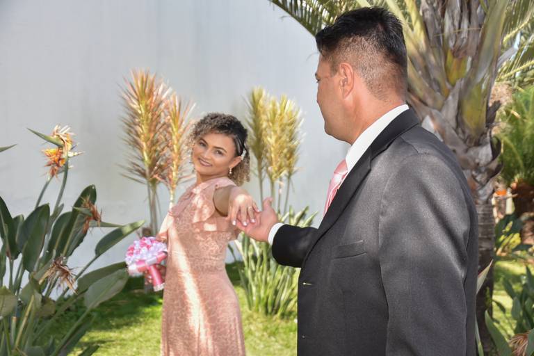 street wedding no jardim que fica no fundo do cartório Colorado