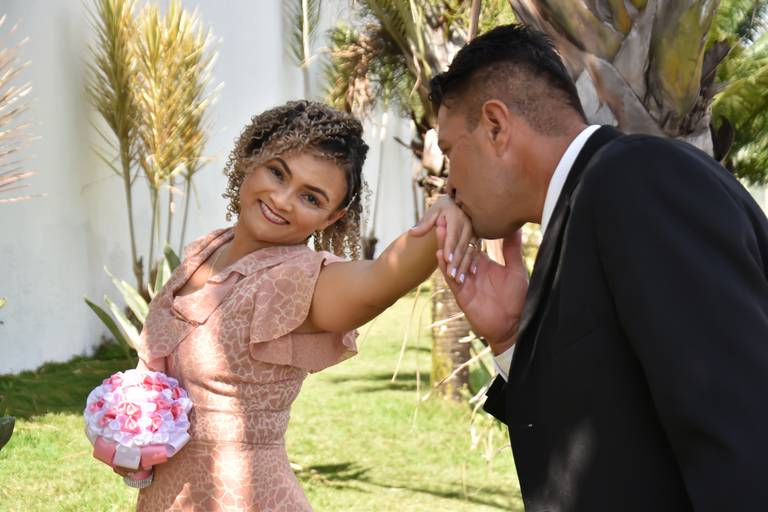 street wedding no jardim que fica no fundo do cartório Colorado