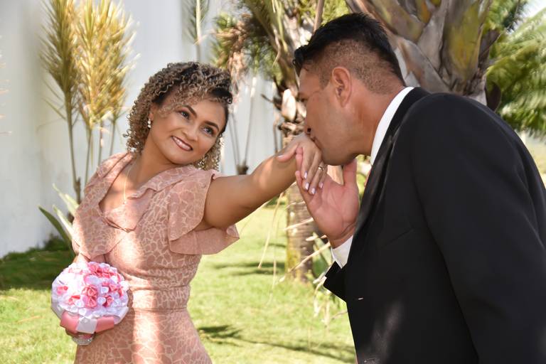 street wedding no jardim que fica no fundo do cartório Colorado