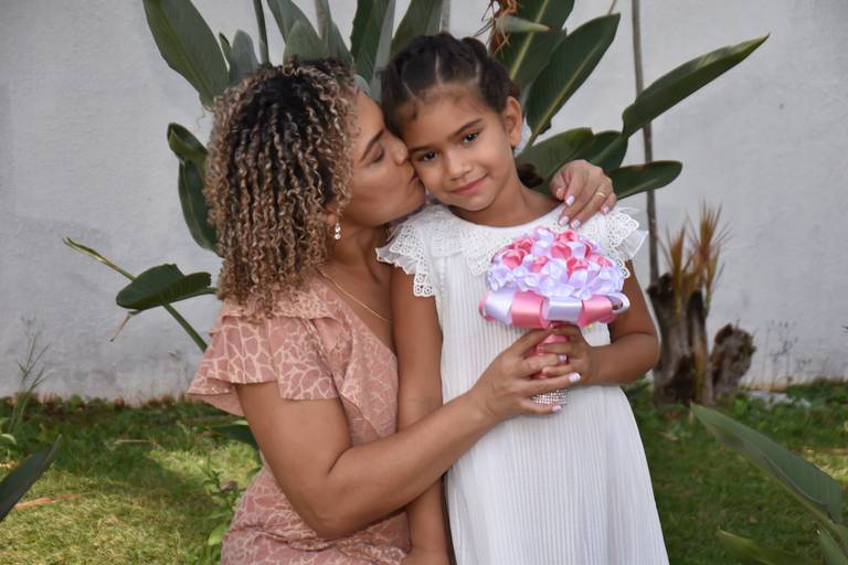 street wedding no jardim que fica no fundo do cartório Colorado