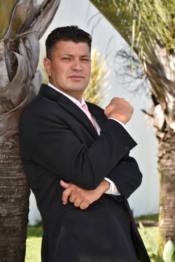 street wedding no jardim que fica no fundo do cartório Colorado