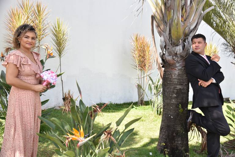 street wedding no jardim que fica no fundo do cartório Colorado