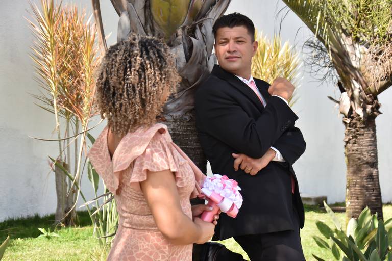 street wedding no jardim que fica no fundo do cartório Colorado