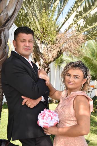 street wedding no jardim que fica no fundo do cartório Coloradostreet wedding no jardim que fica no fundo do cartório Colorado