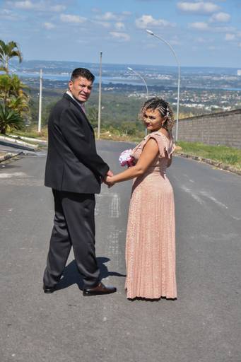 street wedding no jardim que fica no fundo do cartório Colorado