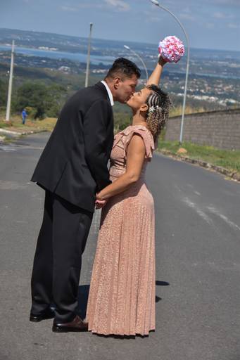 street wedding no jardim que fica no fundo do cartório Colorado