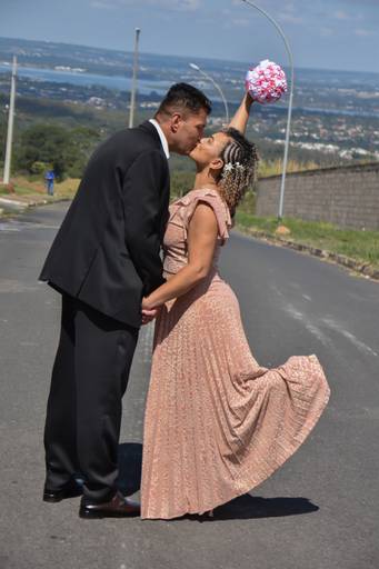 street wedding no jardim que fica no fundo do cartório Colorado