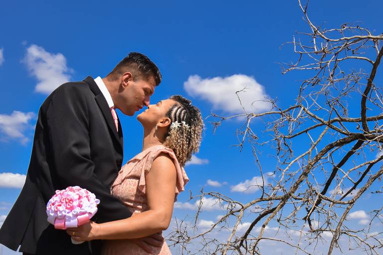 street wedding no jardim que fica no fundo do cartório Colorado