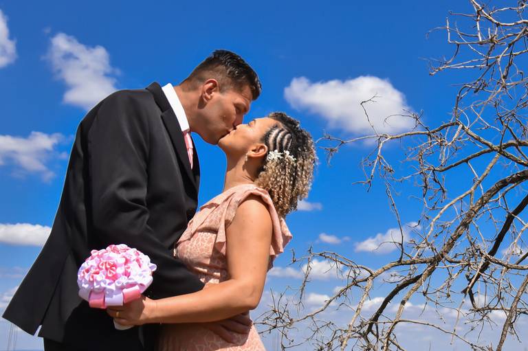 street wedding no jardim que fica no fundo do cartório Colorado