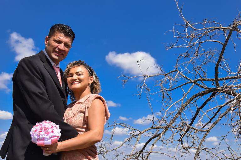street wedding no jardim que fica no fundo do cartório Colorado