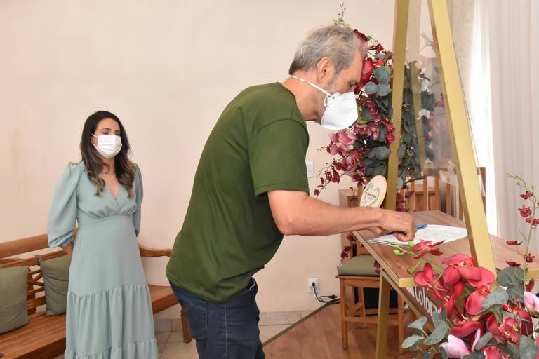 Hora da foto na sala  especial para casamento Cartório assinatura