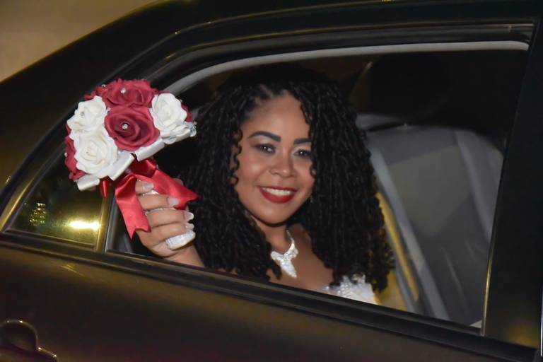 A noiva no carro