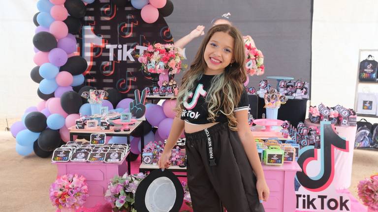 Aniversário de 10 Anos Nicoly
Câmera FujiFilm X-T30 Mirrorless 