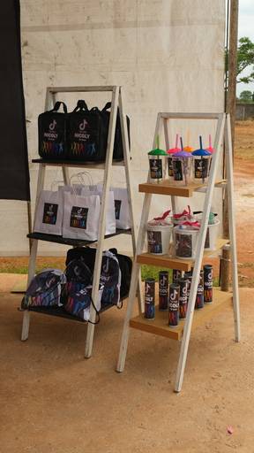 Aniversário de 10 Anos Nicoly
Câmera FujiFilm X-T30 Mirrorless  tema  do aniversário TiK Tok